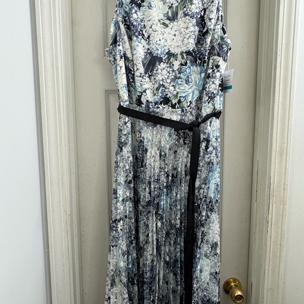 Floral Blue and White Women's Dress